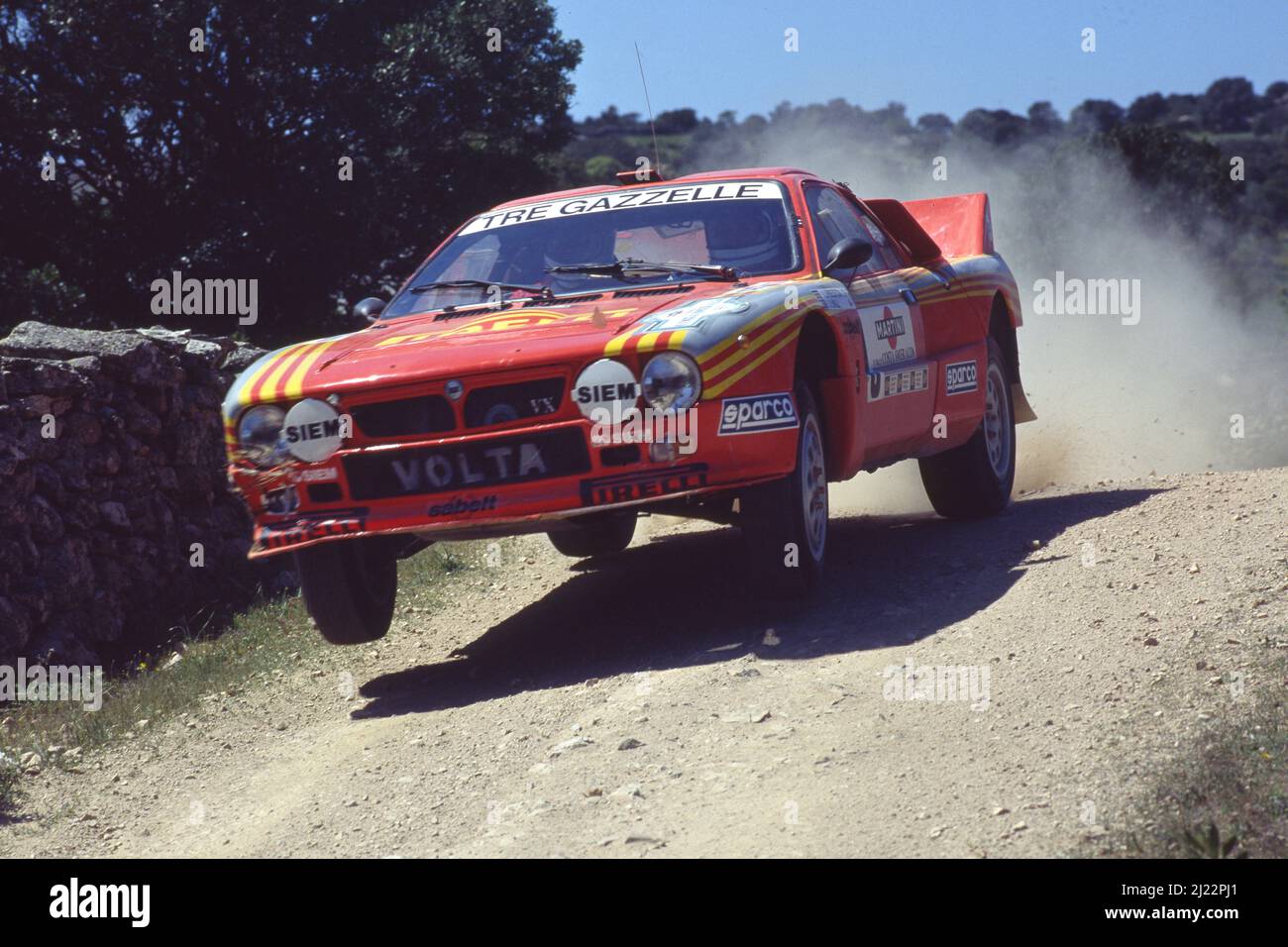 Vic Preston Jnr (EAK) John Lyall (EAK) Lancia Rally 037 GrB Tre ...