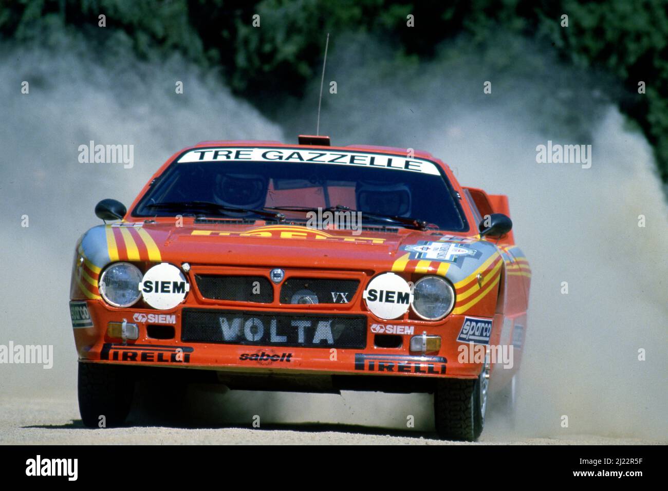 Vic Preston Jnr (EAK) John Lyall (EAK) Lancia Rally 037 GrB Tre ...