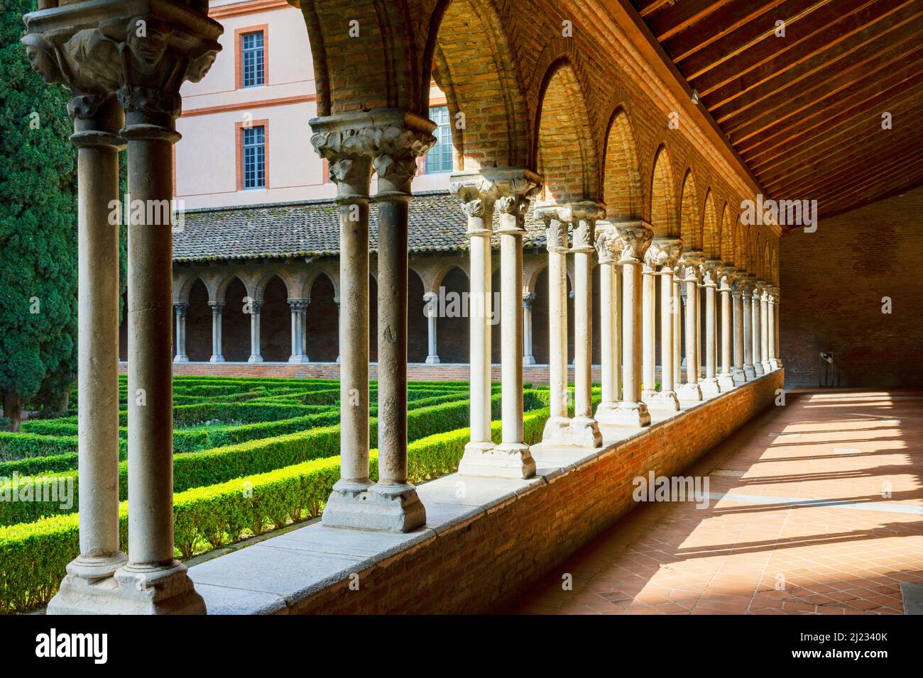 Cloisters and Courtyard Garden of Dominican monastery Couvent des ...