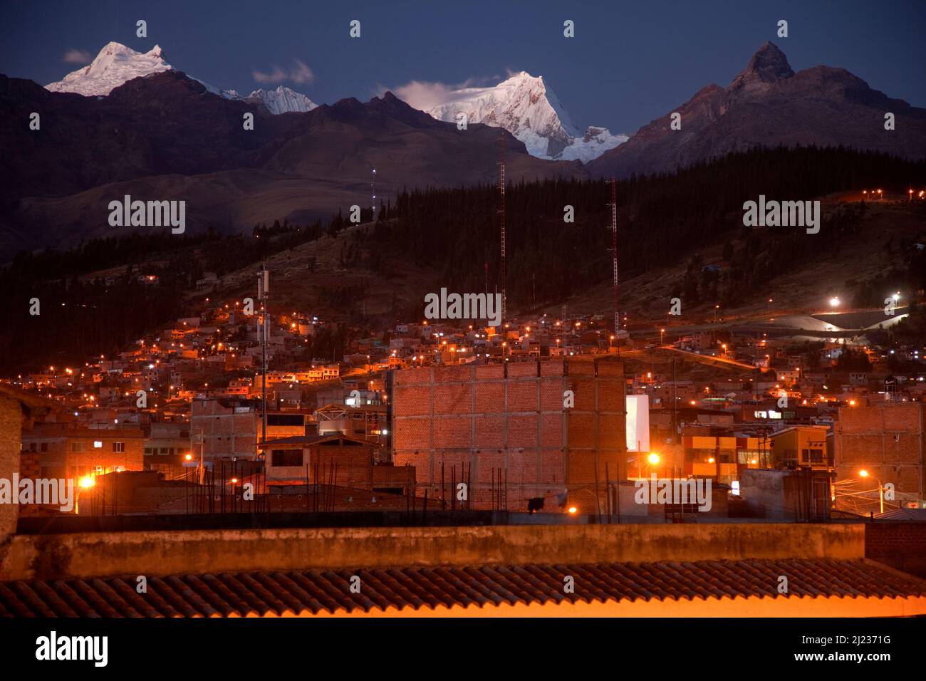 Huaraz at dusk, Cordillera Blanca, Peru Stock Photo Alamy