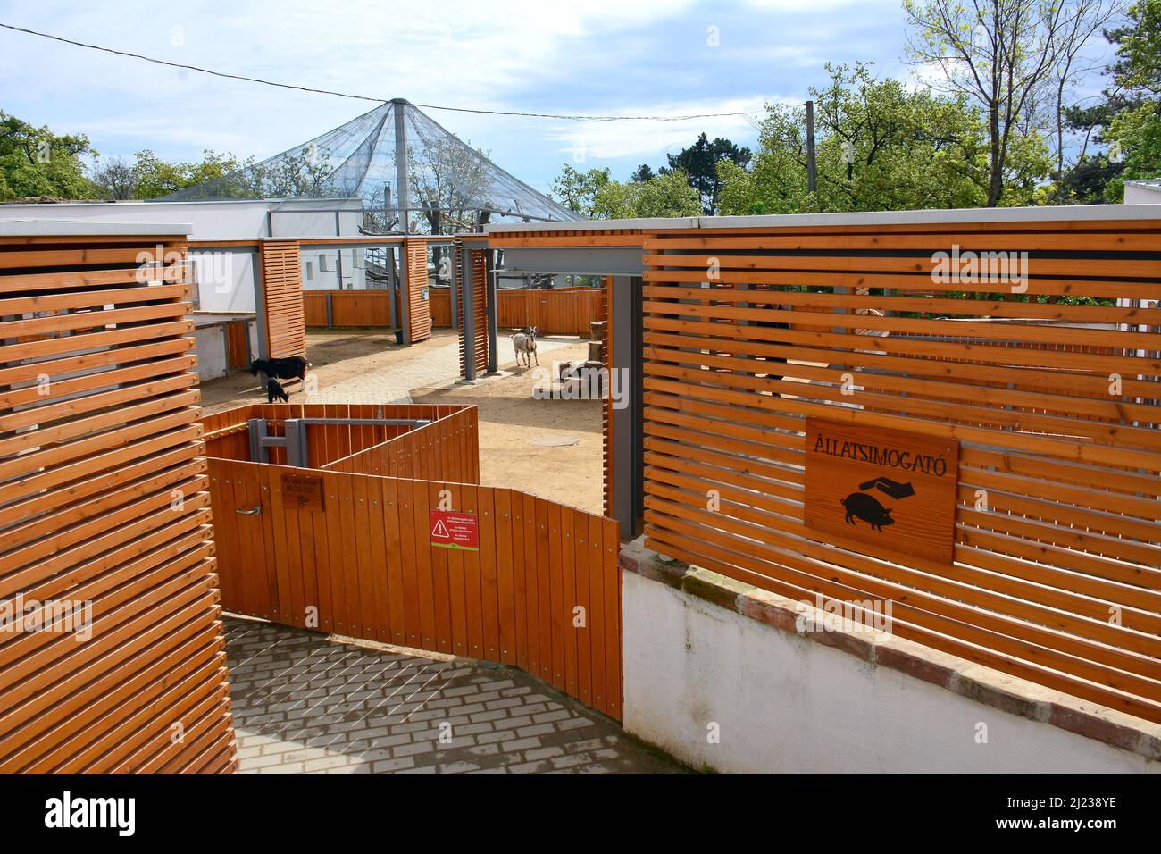 Pecs zoo hires stock photography and images Alamy