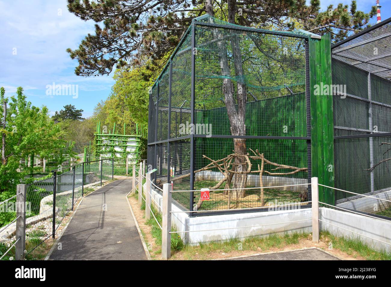 Pecs zoo hires stock photography and images Alamy