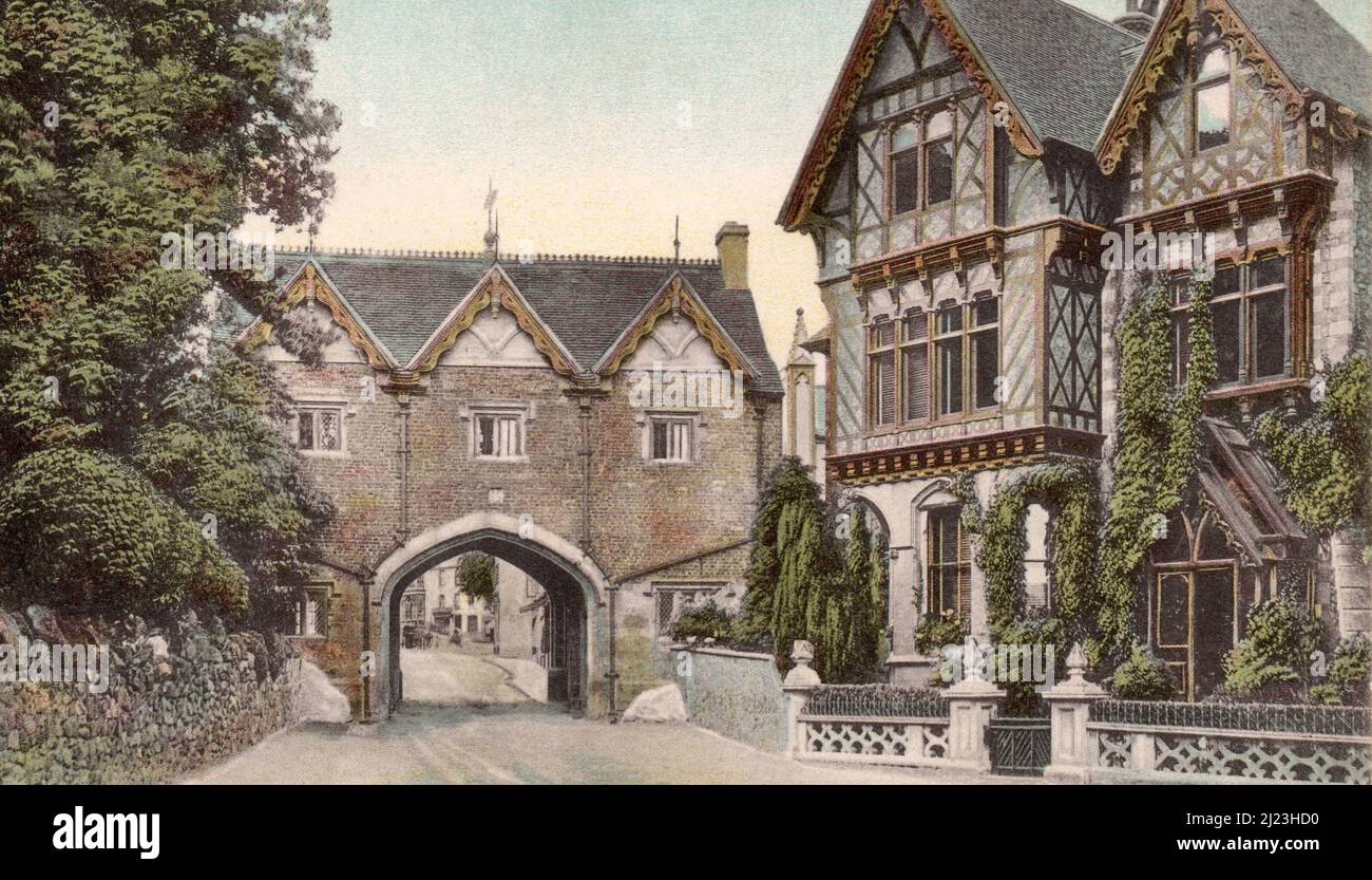 abbey hotel and gateway malvern 1906 Stock Photo