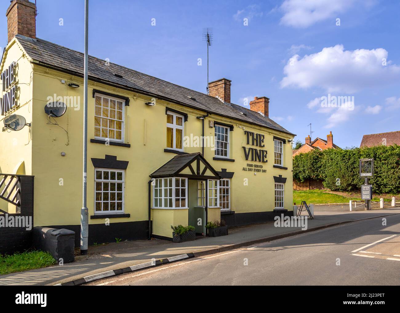 The staffs and worcester canal at the vine pub hires stock photography