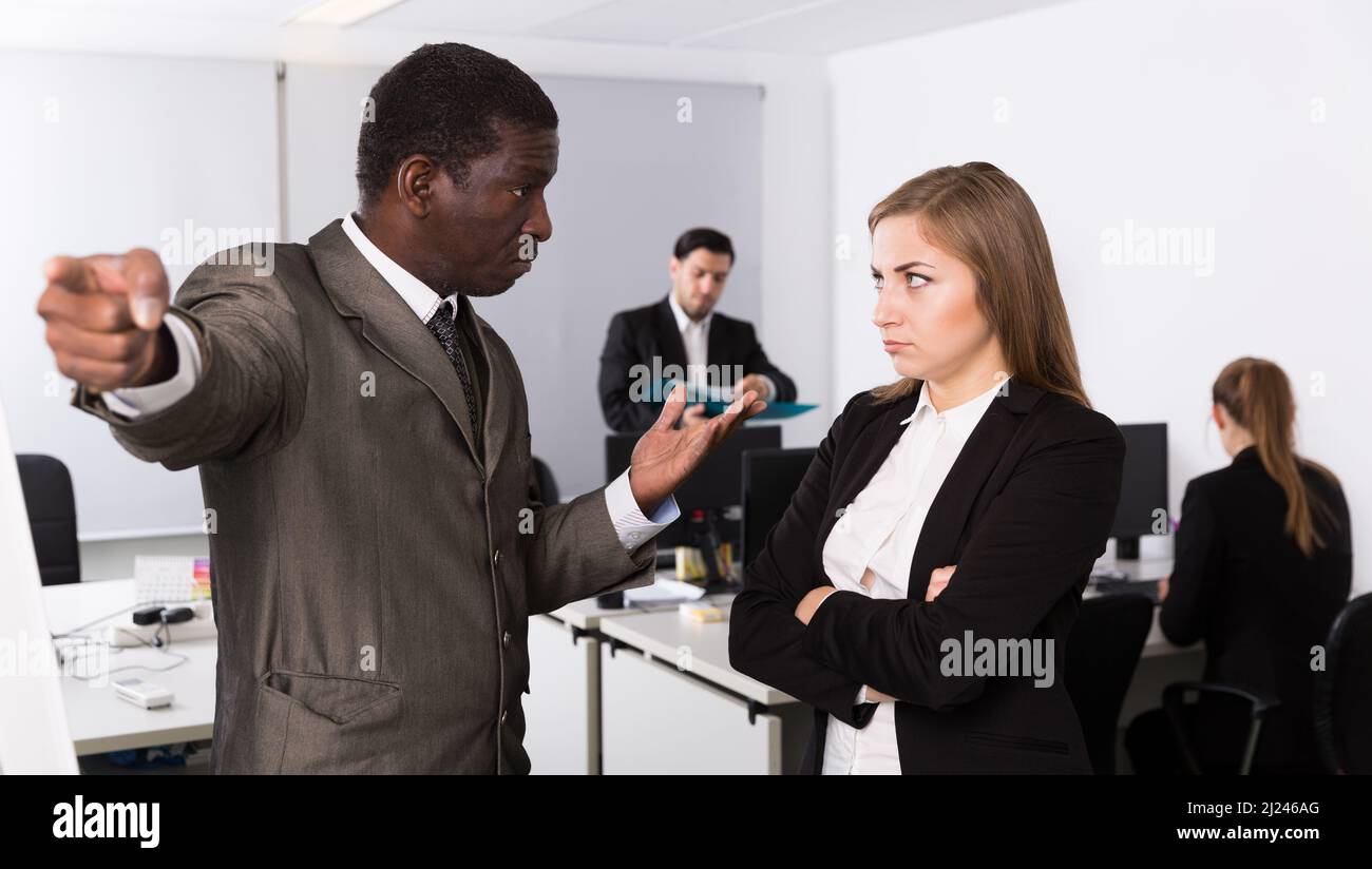 Woman screaming at coworker hi-res stock photography and images - Alamy