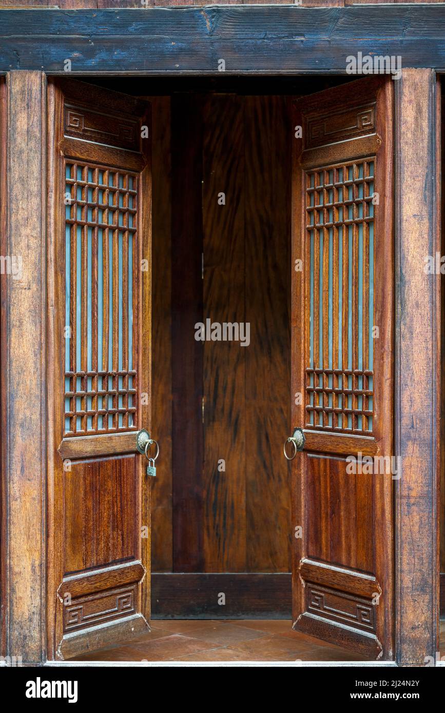Classical solid wood doors and windows of Chinese architecture