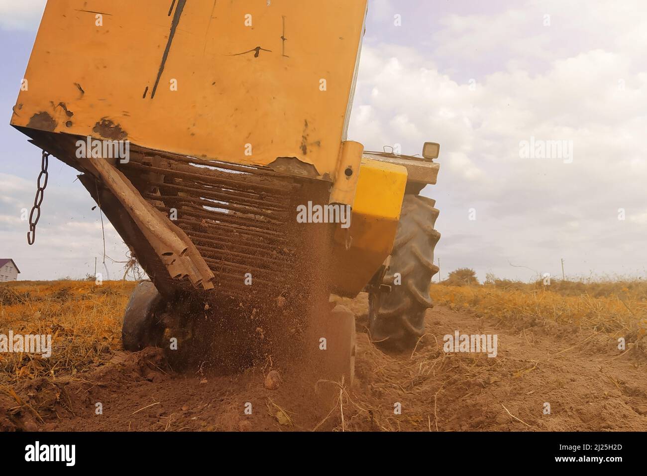 Potato hiller hi-res stock photography and images - Alamy, image size:1300x956