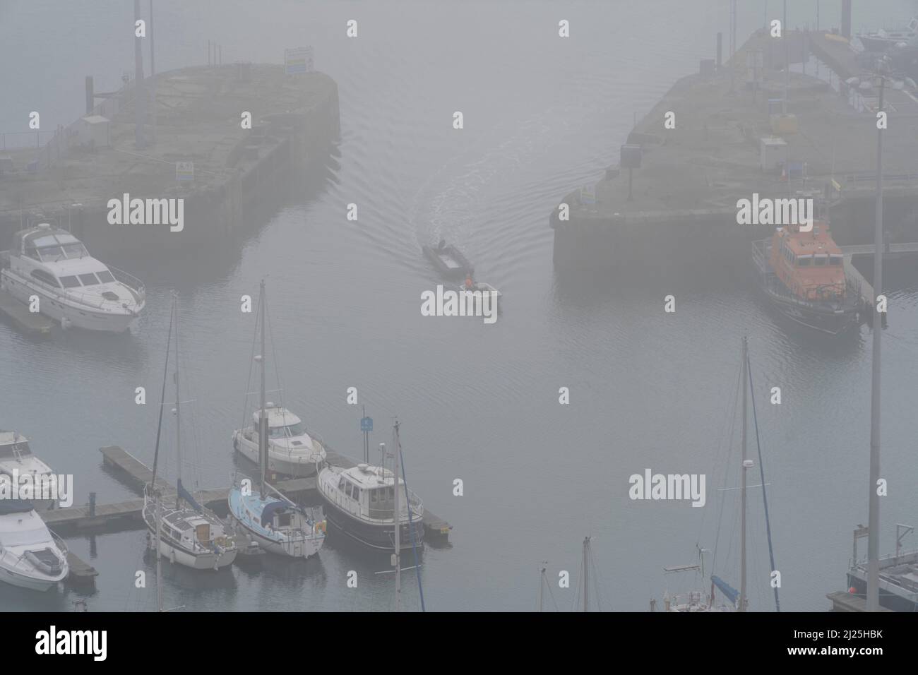 English channel dover fog hi-res stock photography and images - Alamy
