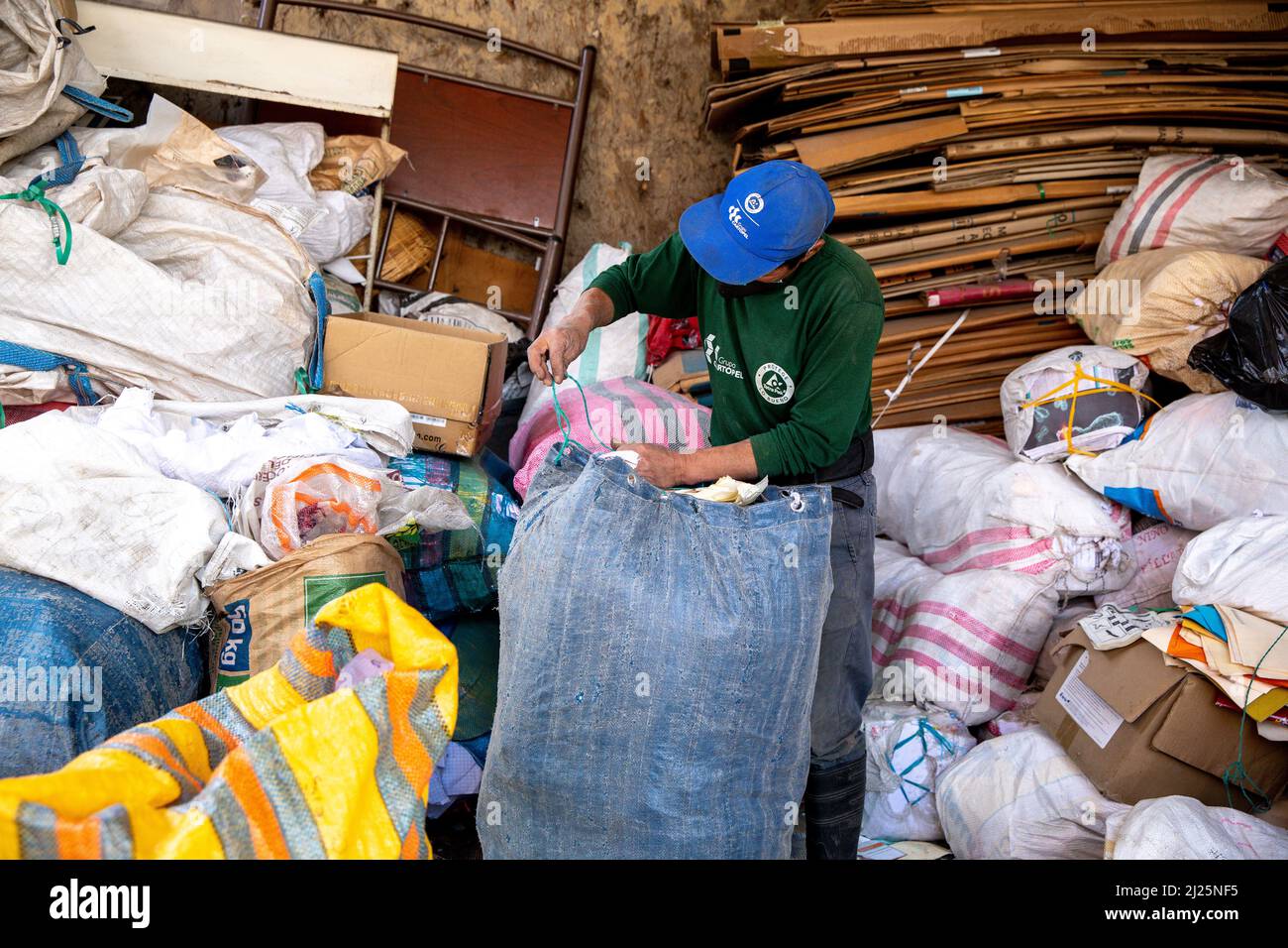 Scrap scavenger in Cuenca, Ecuador Stock Photo