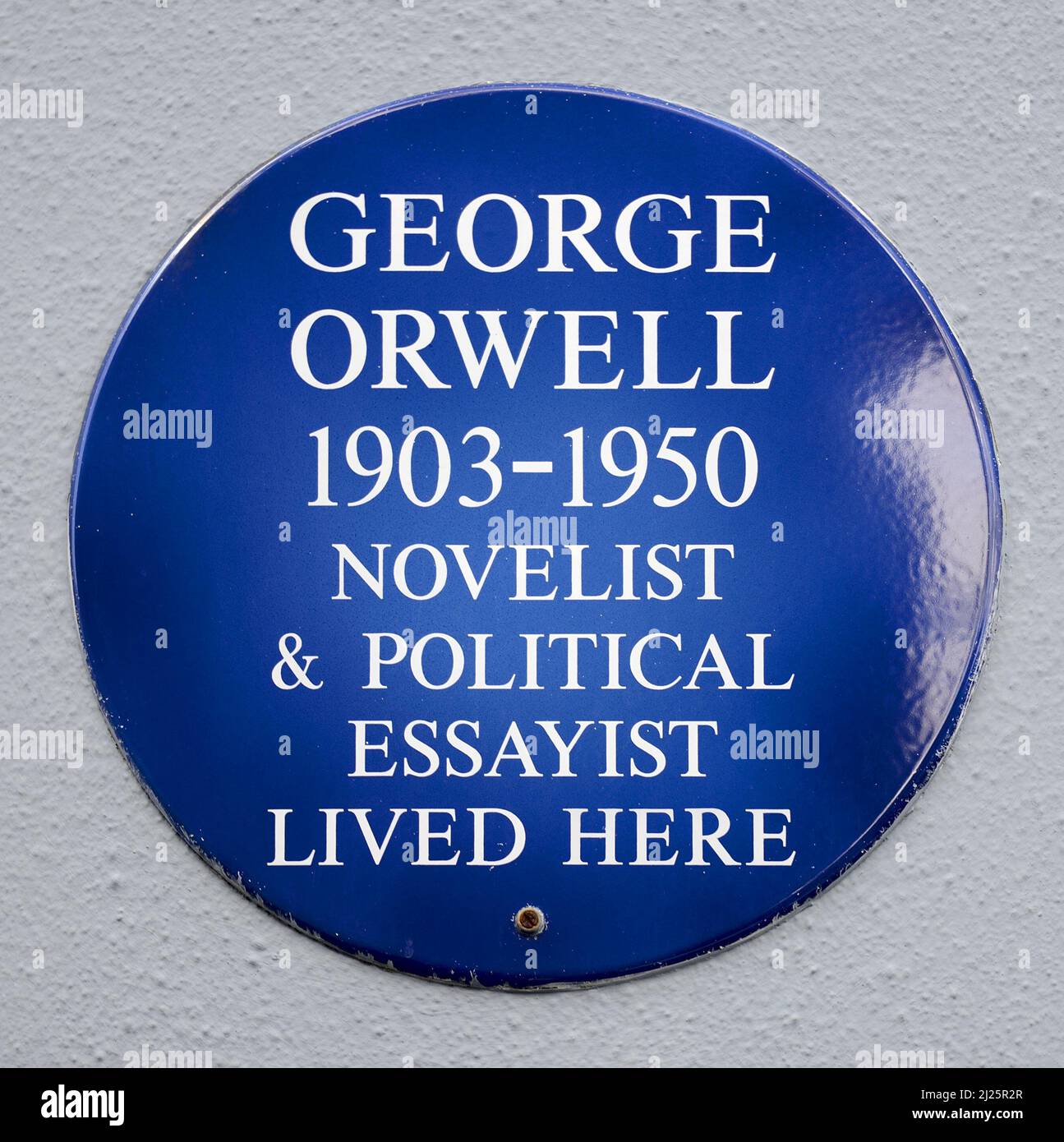 London, UK. Commemorative plaque: 'George Orwell 1903-1950 novelist & political essayist lived here' at 22 Portobello Road, Notting Hill Stock Photo
