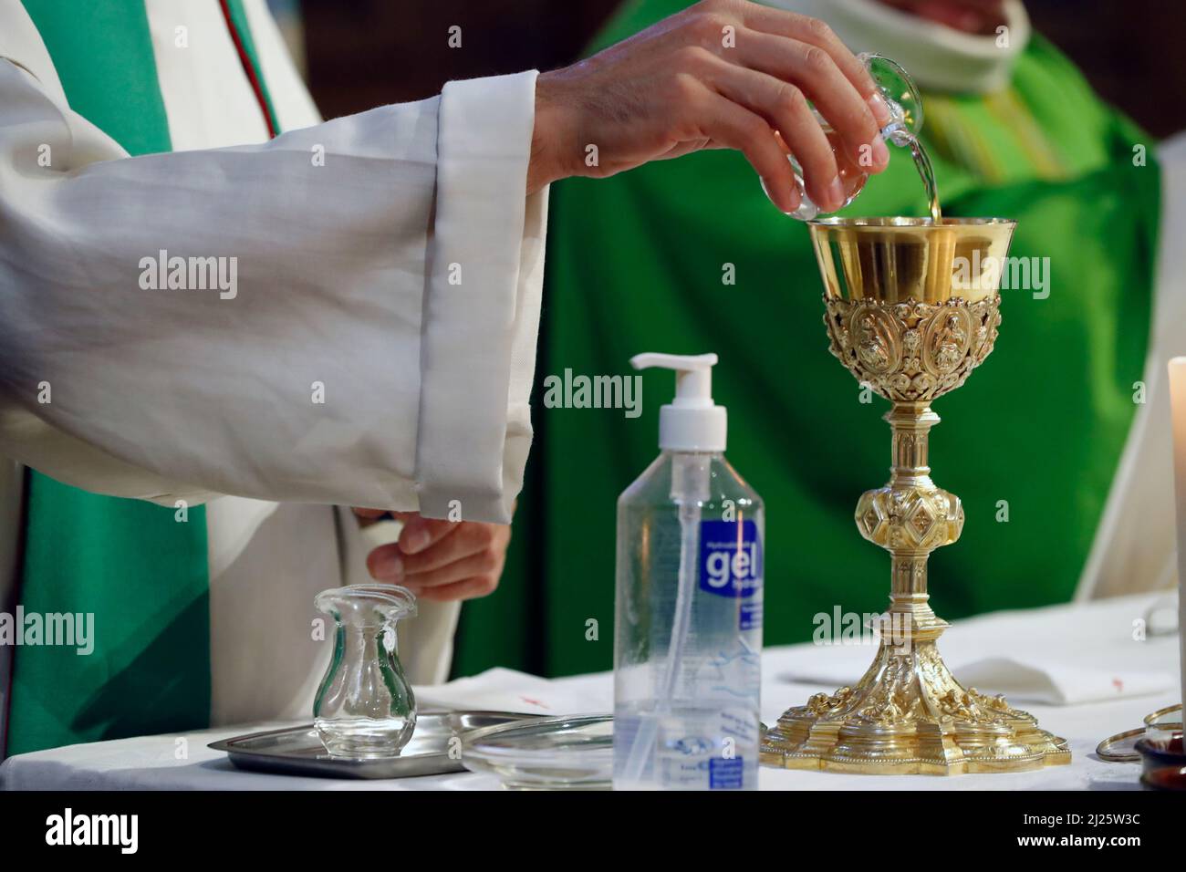 Catholic church. Eucharist celebration. Catholic mass Stock Photo Alamy