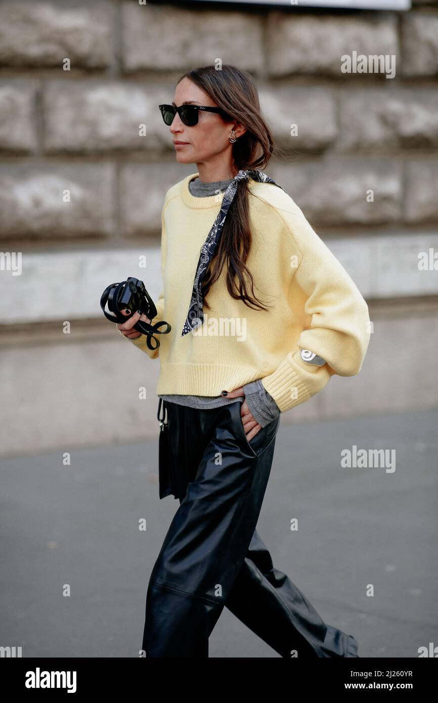 Milan, Italy - September, 22, 2022: Woman Holding Black Hermes Kelly Bag,  Street Style Outfit Editorial Stock Photo - Image of fashionable,  lifestyle: 260465978