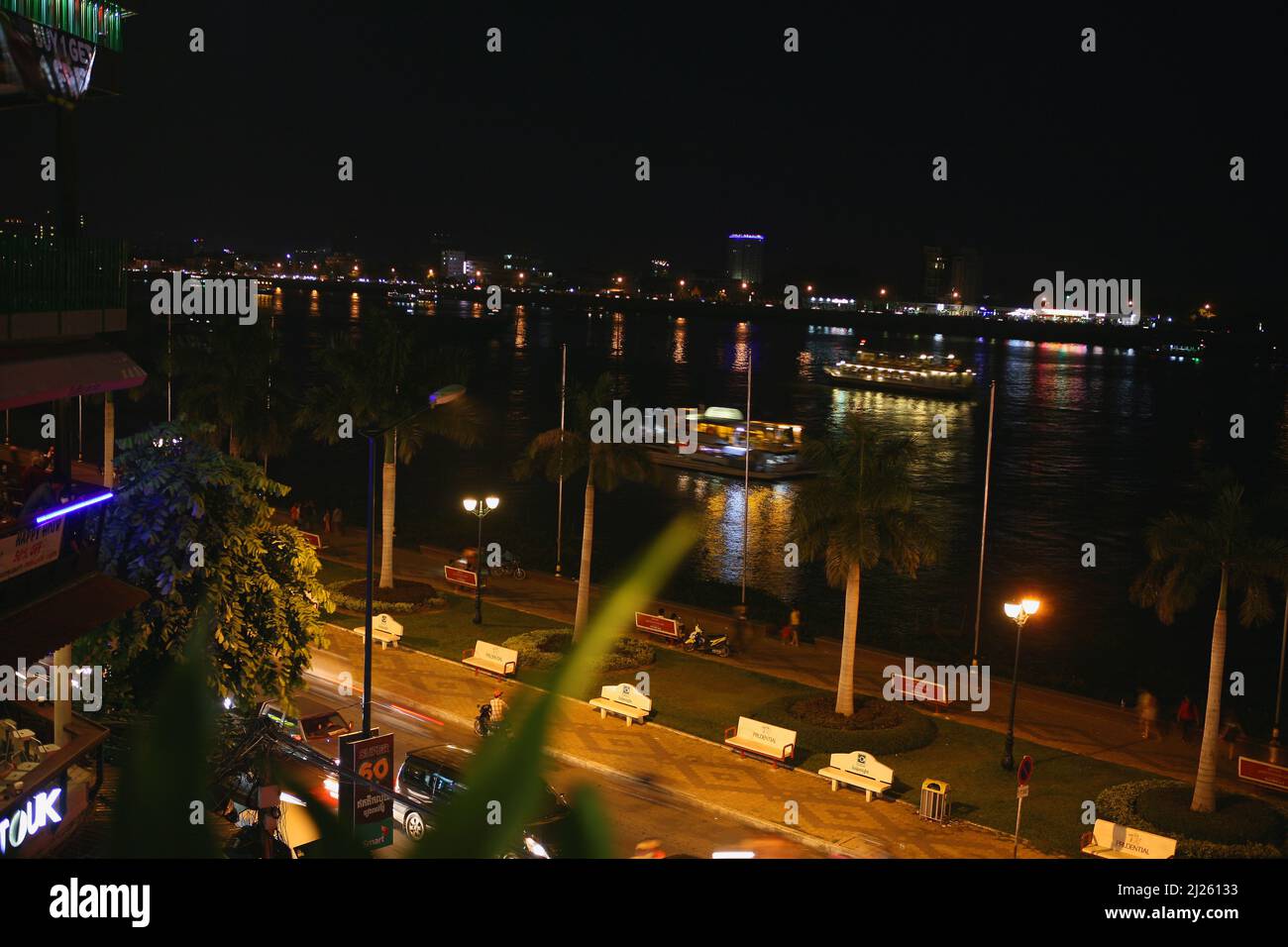 Tonlé Sap River from the roof bar of the FCC (Foreign Correspondent Club), Phnom Penh, Cambodia, at night Stock Photo