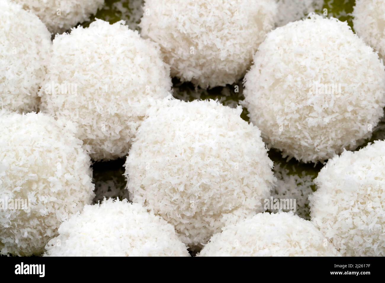 Asian cuisine. Vietnamese coconut steamed bowls Stock Photo Alamy