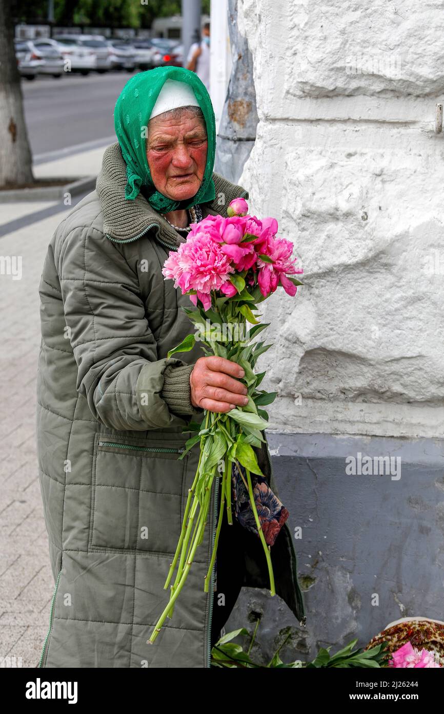 Street corner florist in the center of Chisinau, Moldova Stock Photo