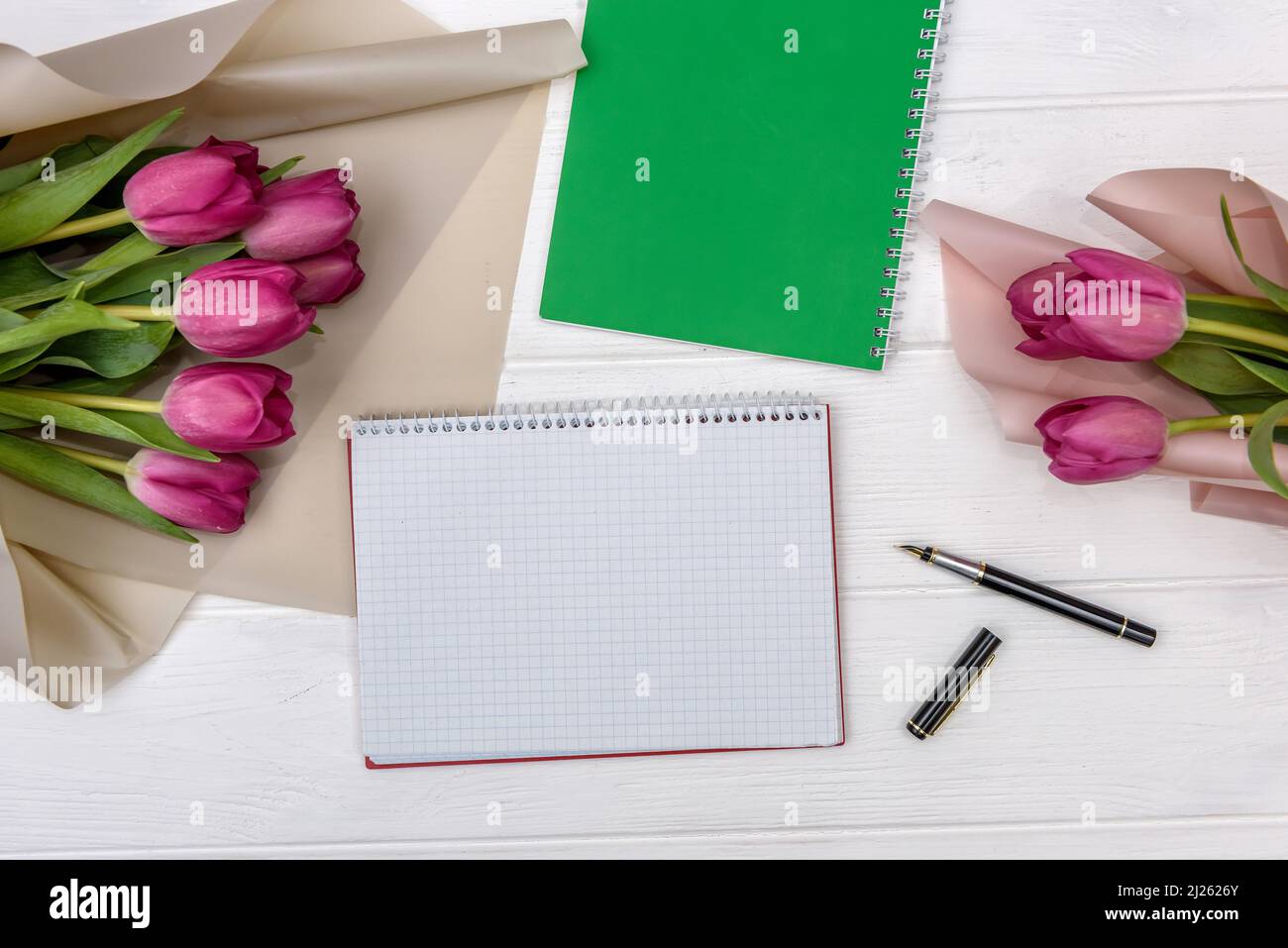 Tulip flower bouquet space hi-res stock photography and images - Alamy