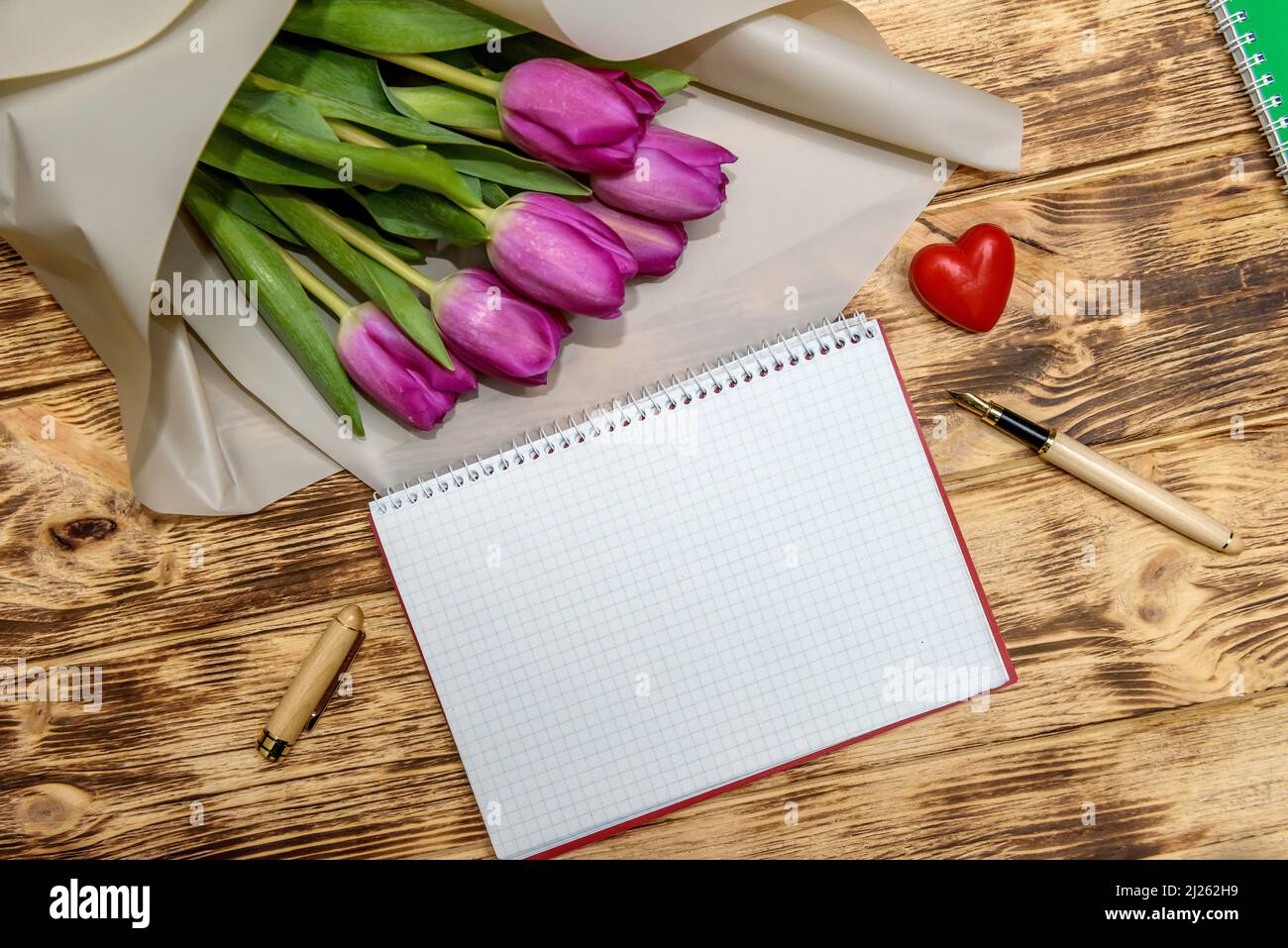 Tulip flower bouquet space hi-res stock photography and images - Alamy