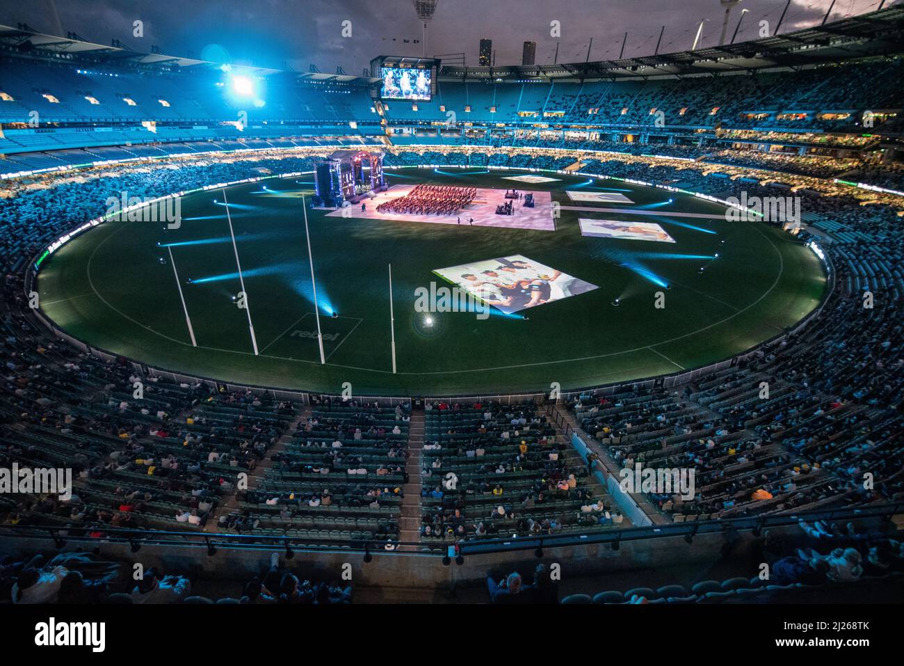 Melbourne, Australia. 30th March 2022. Approximately 30,000 fans attended the Shane Warne memorial in celebration of the cricketers life. Credit: Jay Kogler/Alamy Live News Stock Photo