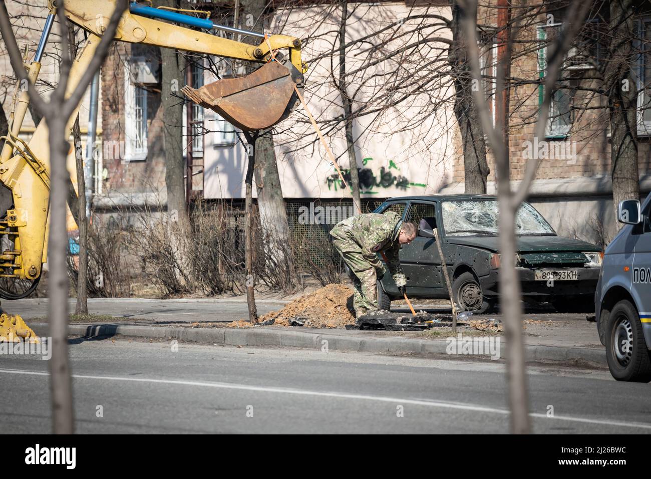 The army, with the participation of police and pyrotechnics, rescues an ...