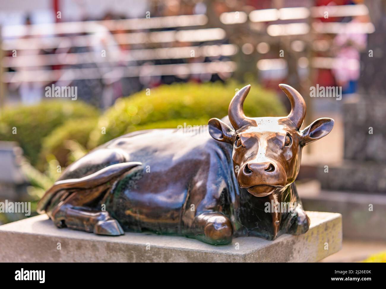 Sculpture of a cow hi-res stock photography and images - Alamy