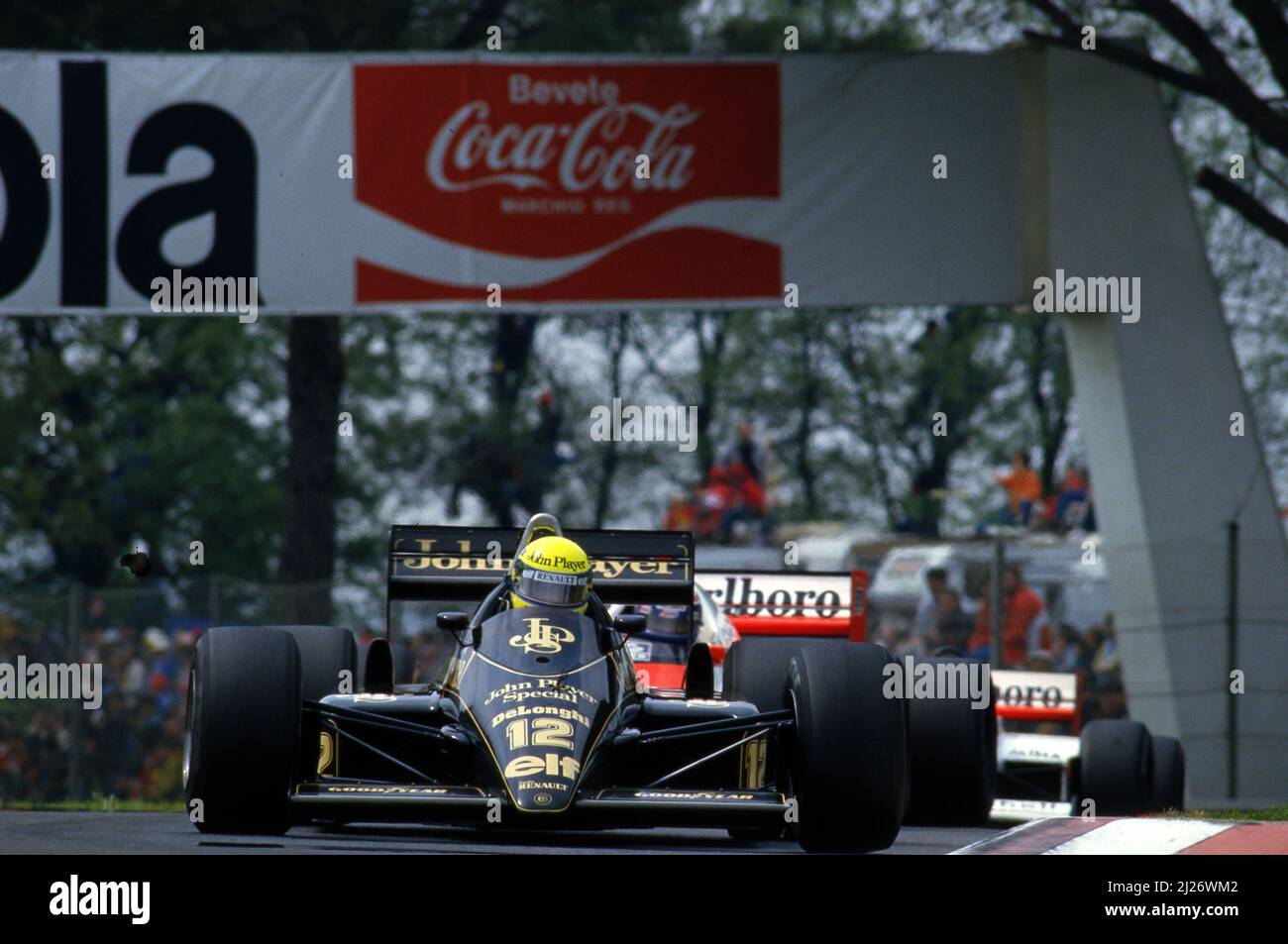 Ayrton Senna da Silva (BRA) Lotus 98T Renault leads at Variante Alta ...