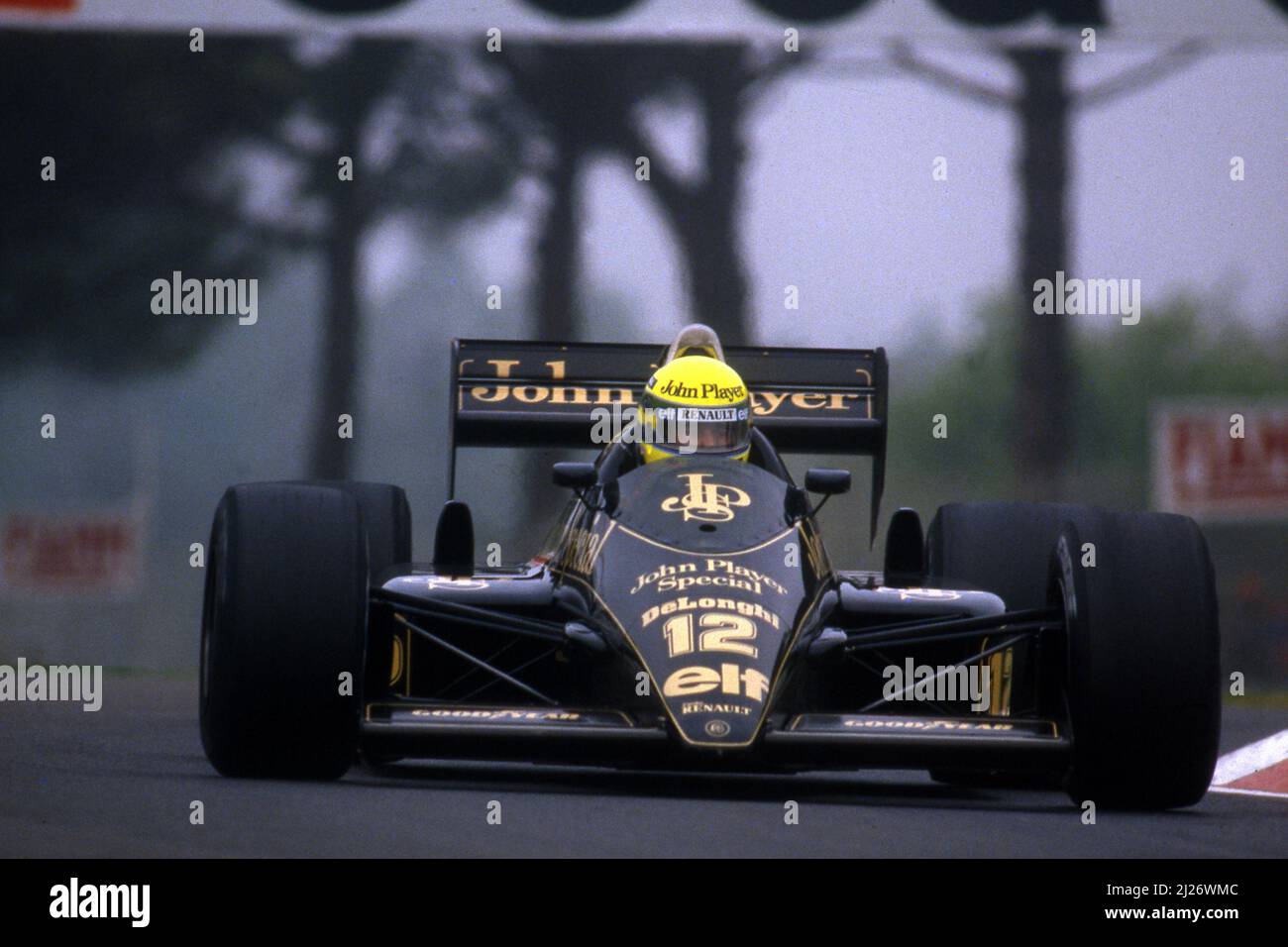 Ayrton Senna da Silva (BRA) Lotus 98T Renault at variante alta Stock ...