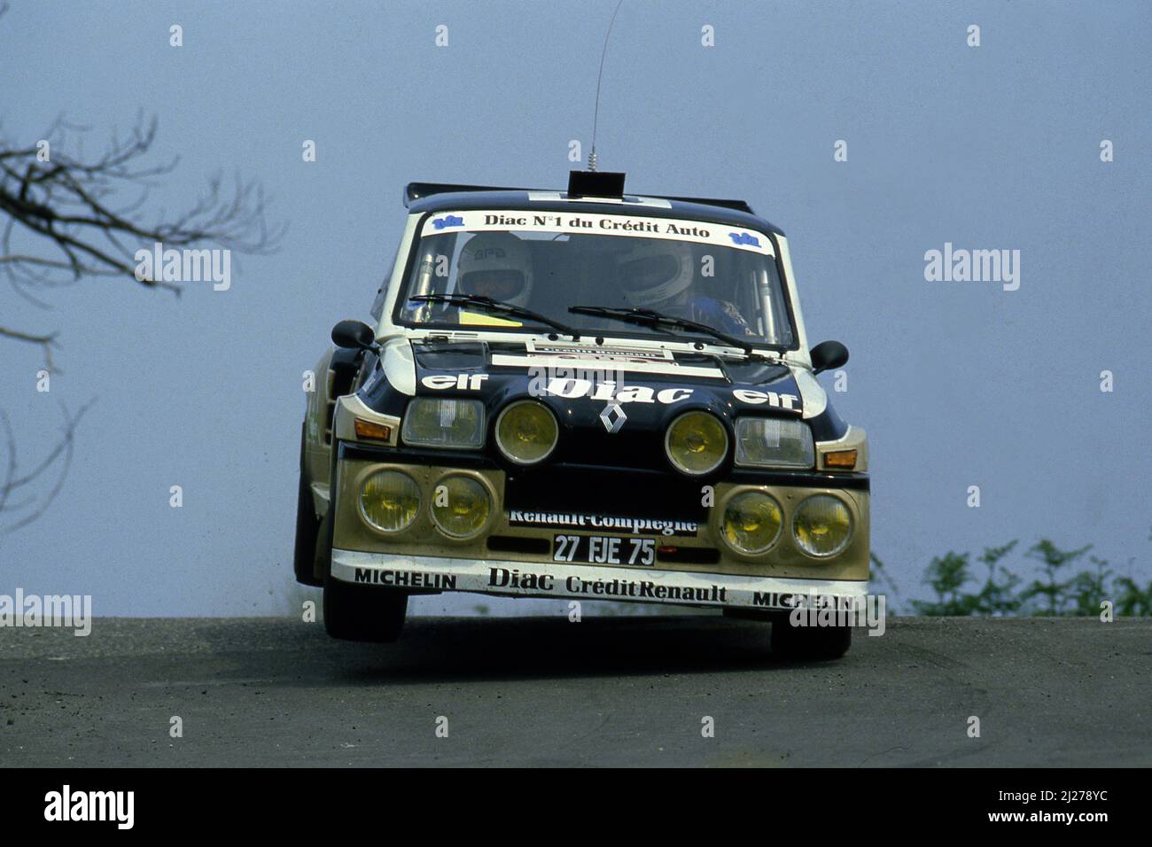 RENAULT 5 Maxi Turbo No.1 Francois Chatriot-Michel Perin Rallye de Var 1986 (1:43) Altaya/IXO