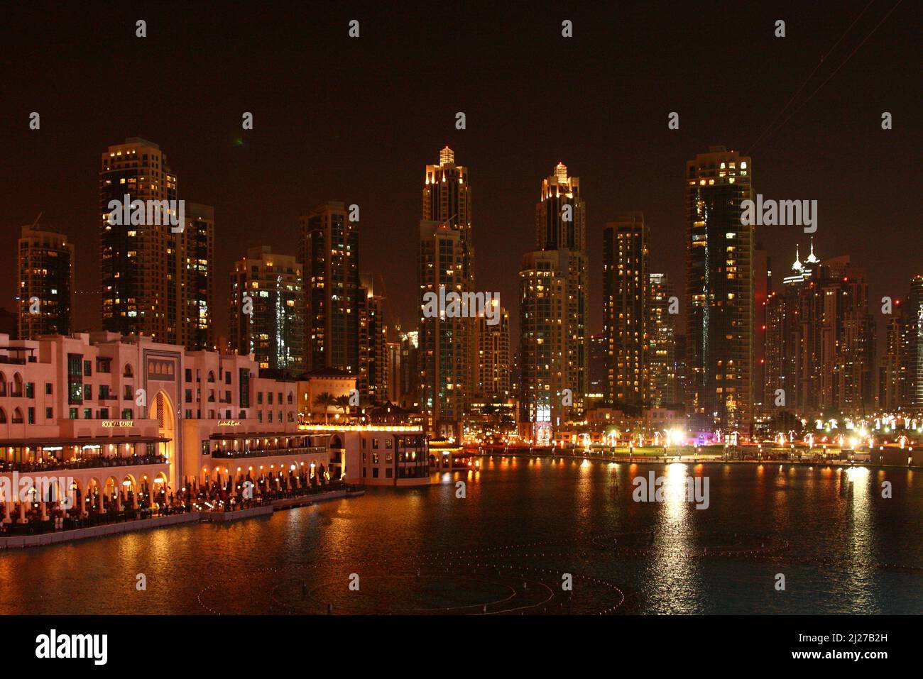 Dubai - Skyline - Burj-Khalifa-See / Dubai - Skyline - Burj Khalifa Lake / Stock Photo