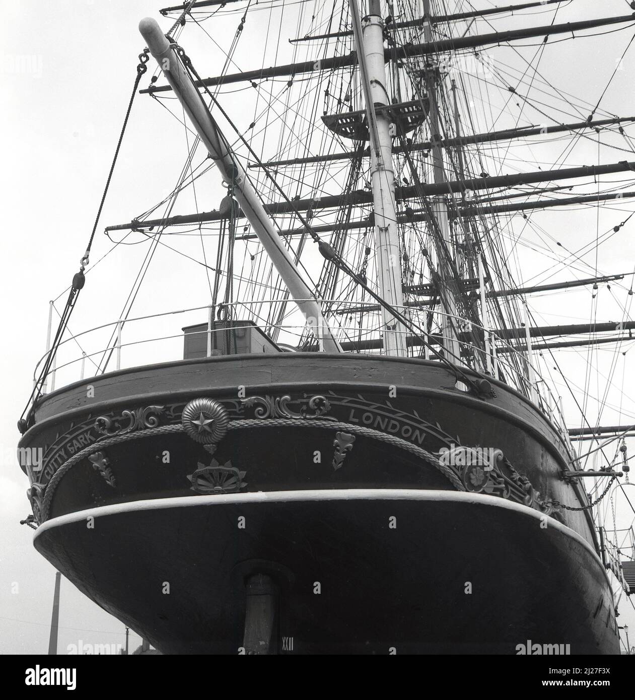 1950s, historical, the rear or stern of the sailing ship, the Cutty Sark, Greenwich, London, England, UK. Built in Scotland in 1869 to carry tea back from China, the three-masted clipper ship was famous for its record-breaking passages. Stock Photo