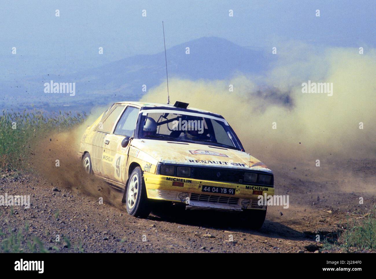 RENAULT 11 TURBO #8 F. CHATRIOT - M. PERIN - TOUR DE CORSE 1987