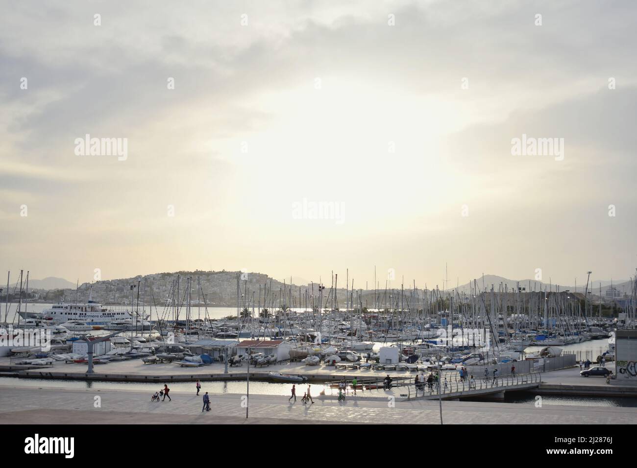 View of Marina Flisvos at Palaio Faliro, Athens (located behind of Stavros  Niarchos Foundation Cultural Center). Marina with boats and people Stock  Photo - Alamy