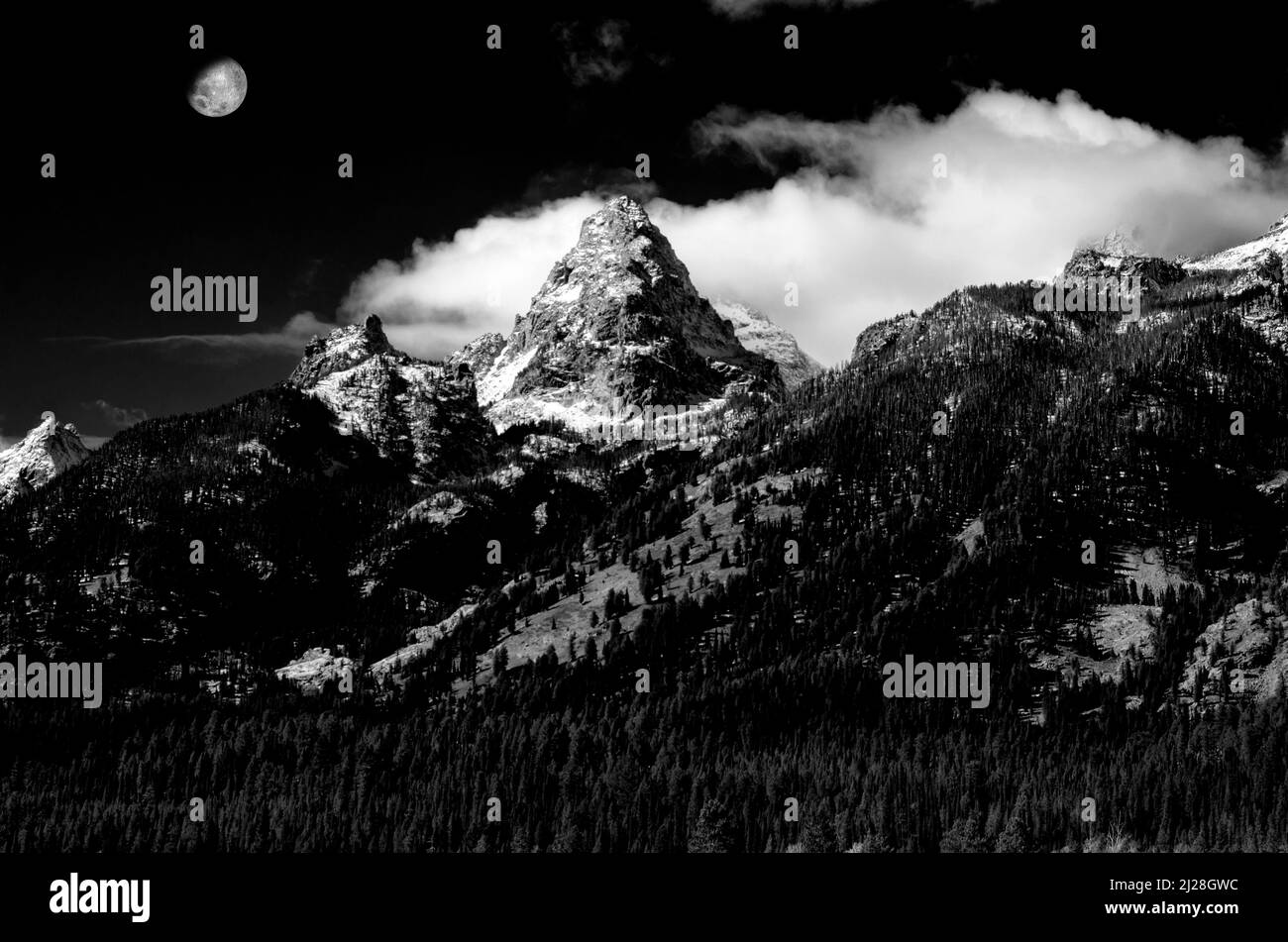 Moonrise over the Teton Range of Grand Teton National Park in the U.S ...