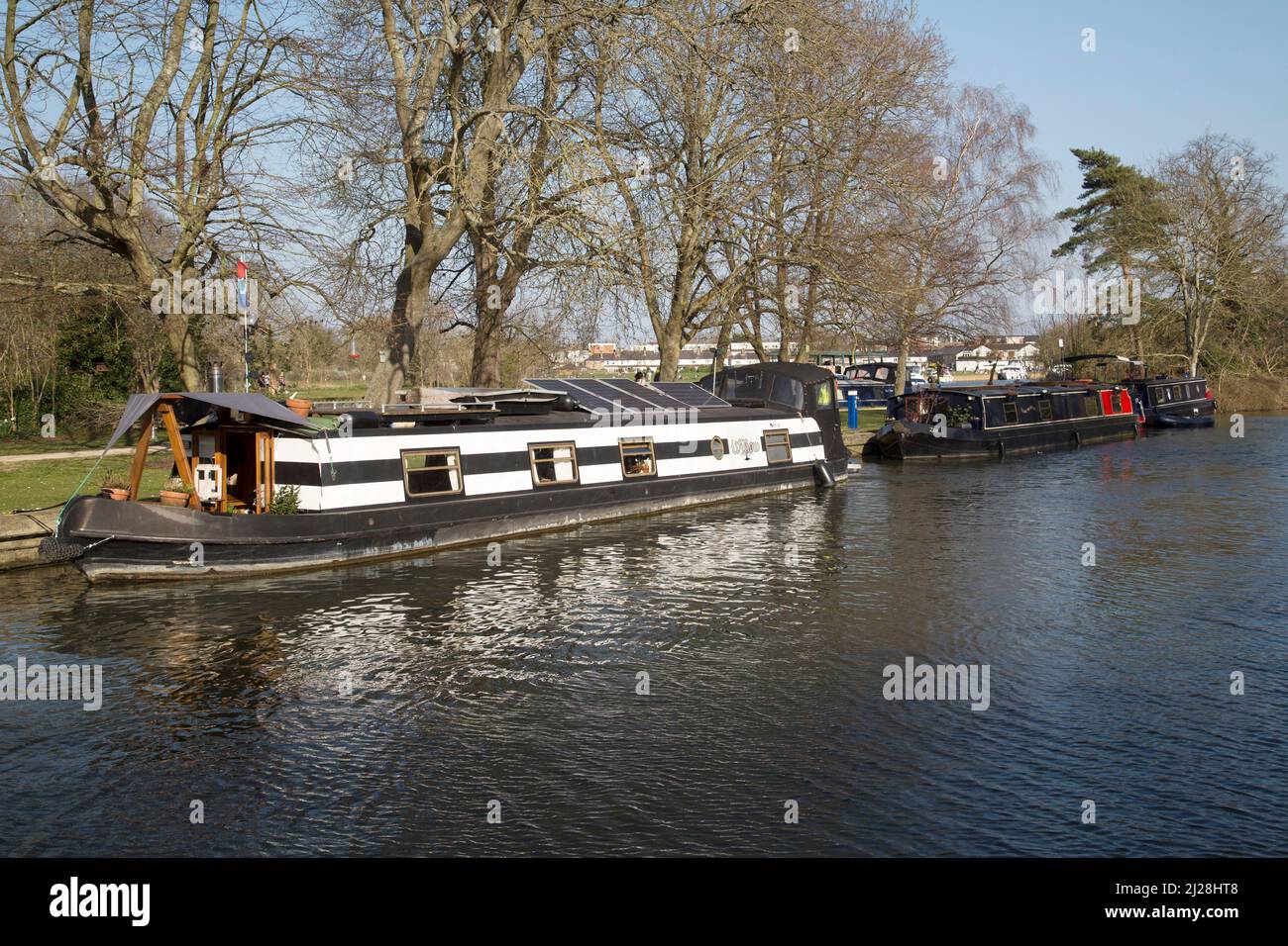 Barge narrow house boat hires stock photography and images Alamy