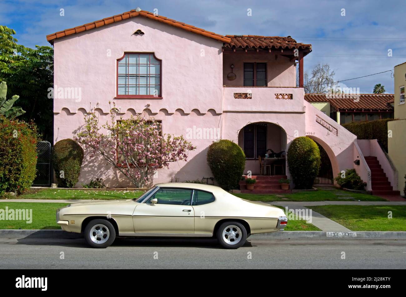 Duplex building los angeles hires stock photography and images Alamy