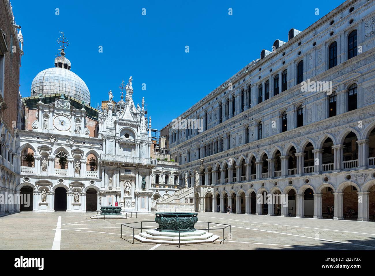 Inside doges palace hi-res stock photography and images - Alamy