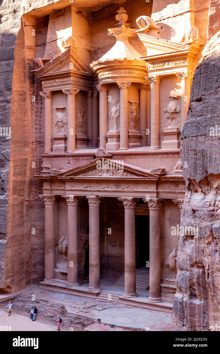 The Exterior Of The Treasury ‘Al-Khazneh’, From A High Viewpoint, Petra, Jordan, Asia. Stock Photo
