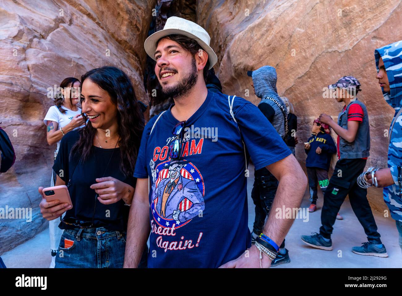 Visitors tourists arriving hi-res stock photography and images - Alamy