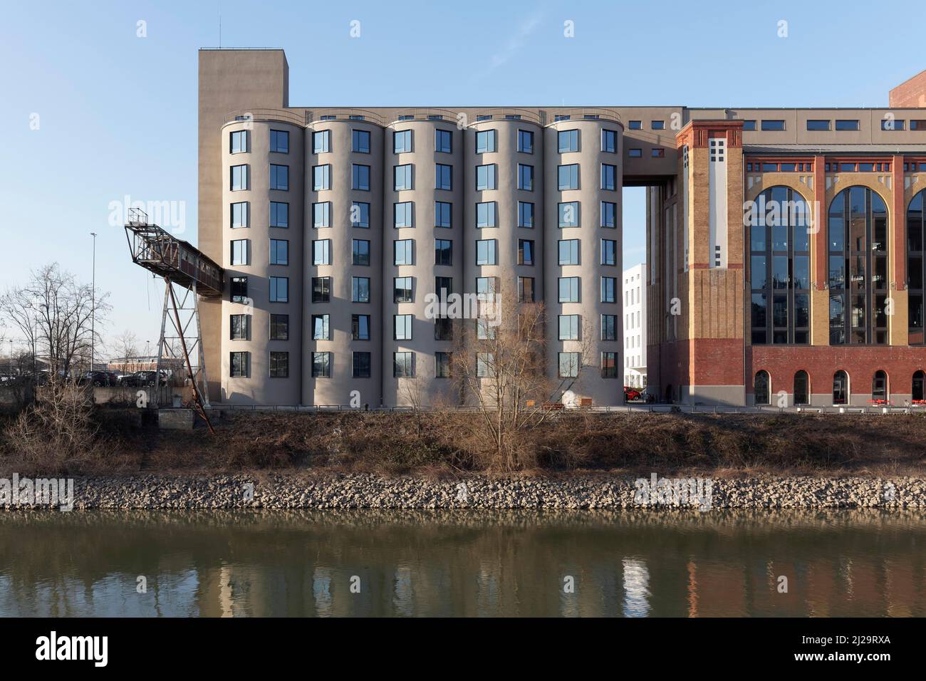 Historic Plange Mill, wheat mill, concrete silos, converted into offices, Duesseldorf Media Harbour, Duesseldorf, North Rhine-Westphalia, Germany Stock Photo