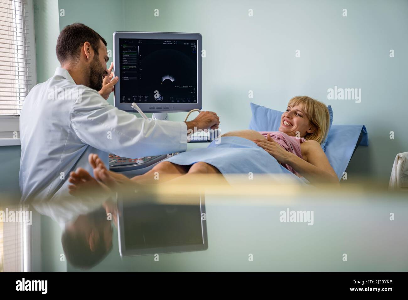 Pregent Scan Pregnant examination hi-res stock photography and images - Alamy