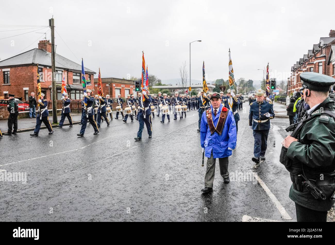 Belfast, Northern Ireland. 21 Apr 2014 - Apprentice Boys of Derry (ABOD) feeder parade with police escort passes Ardoyne without incident. Stock Photo