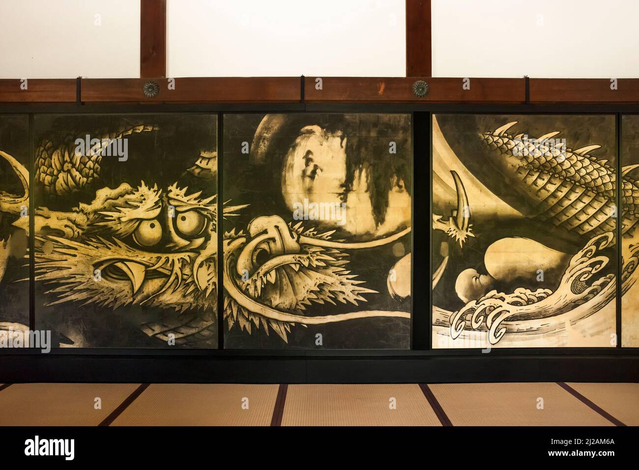 Horizontal frontal view of the Unryuzu (Cloud Dragon) painting on a fusuma panel of the Tenryu-Ji Buddhist Temple interior, Arashiyama, Kyoto, Japan Stock Photo