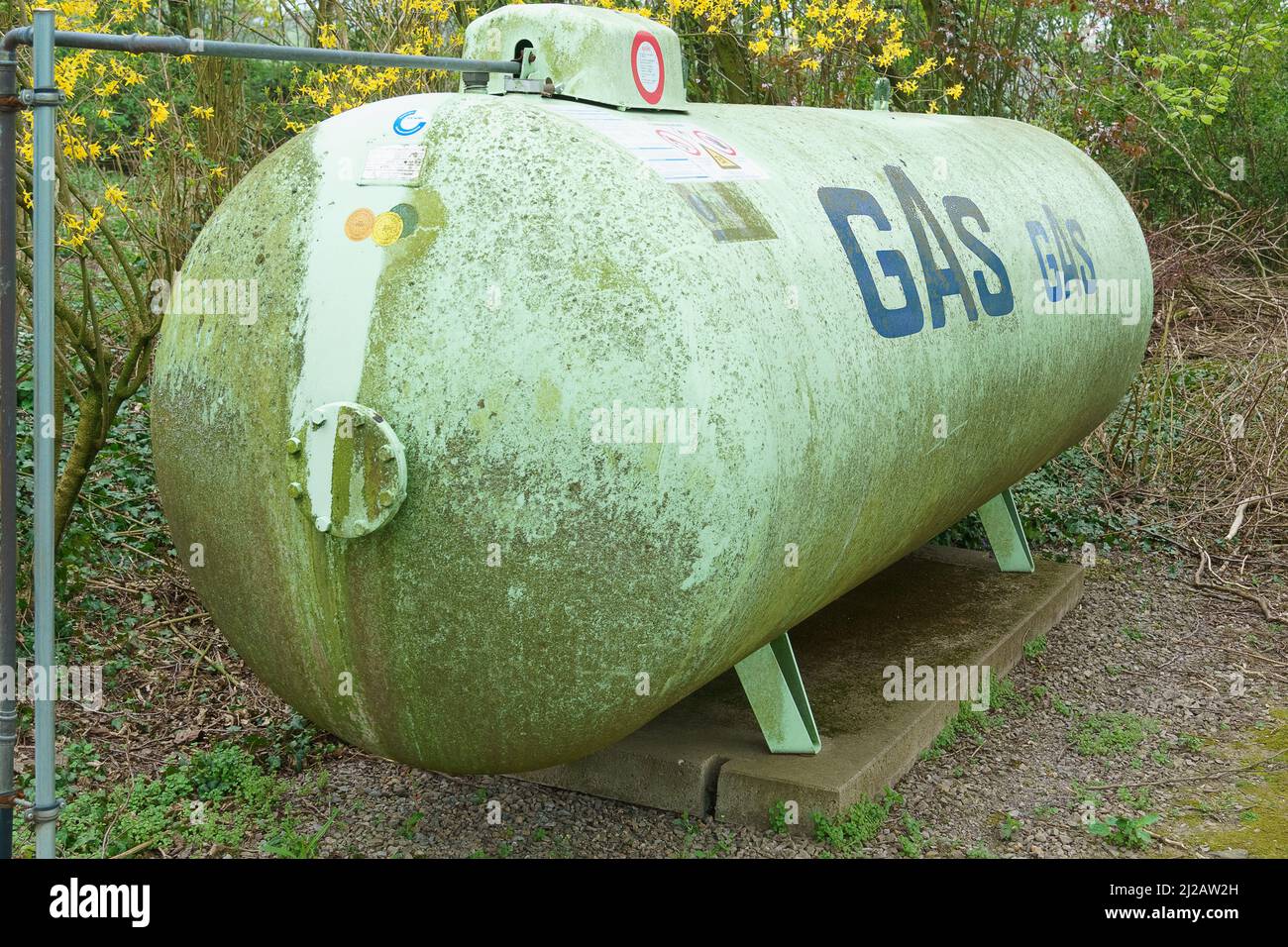 Propane gas tank hi-res stock photography and images - Alamy