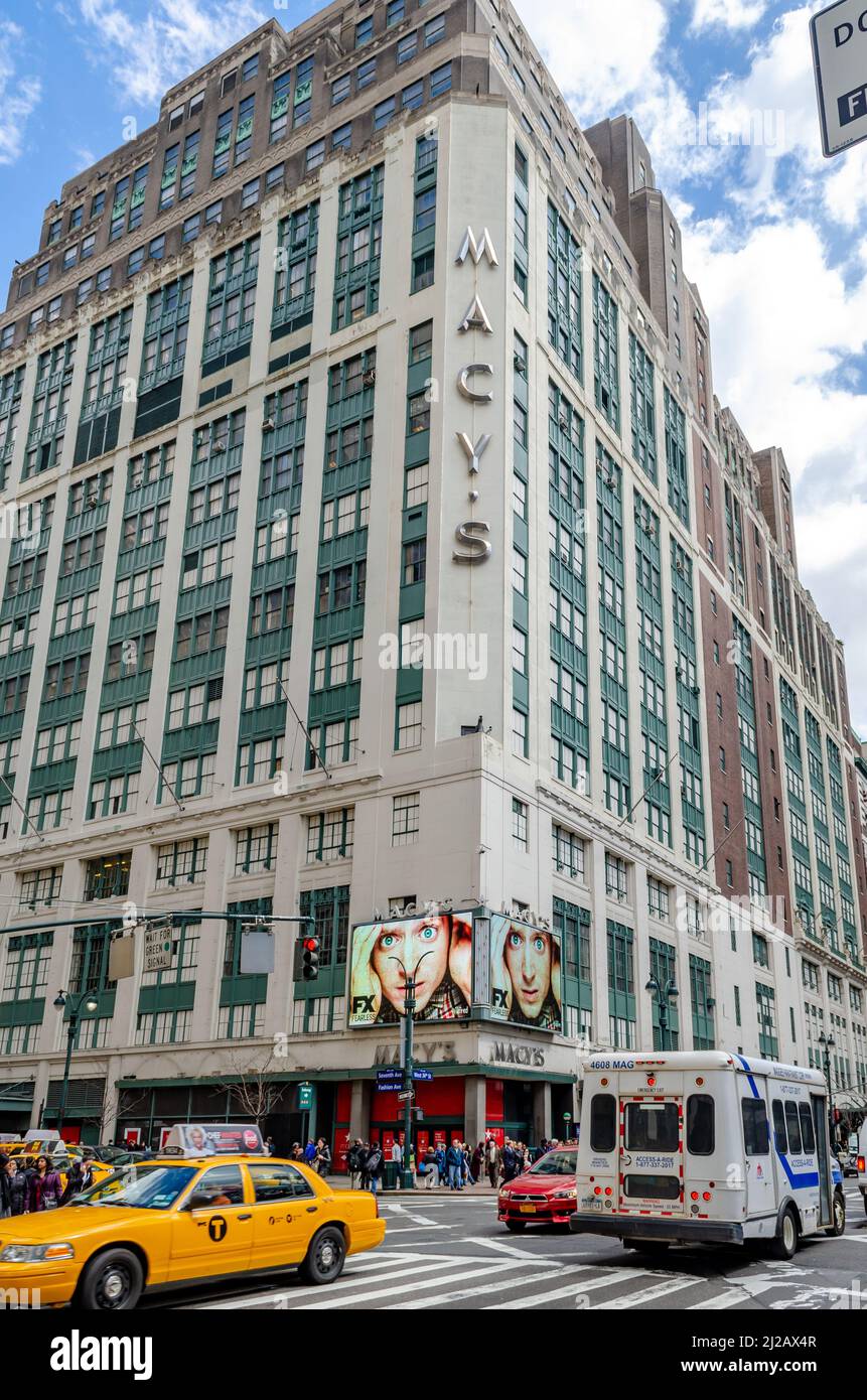 File:Purse Shopping at Bon Macys2.jpg - Wikimedia Commons