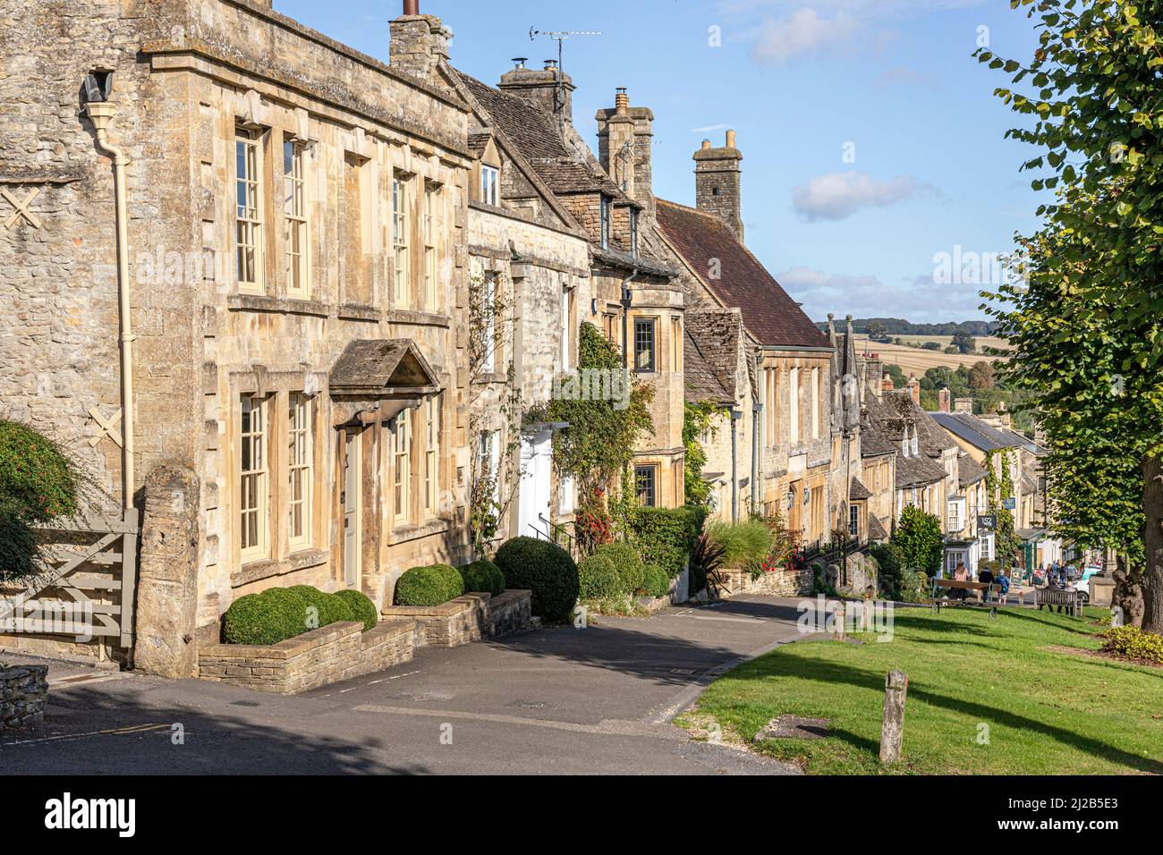 Typical traditional stone buildings on The Hill in the Cotswold town of Burford, Oxfordshire, England UK Stock Photo