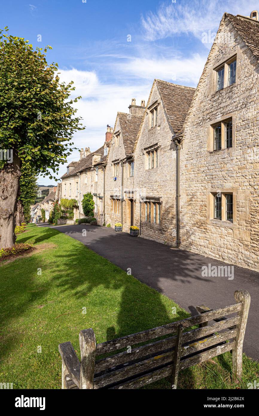 Typical traditional stone buildings on The Hill in the Cotswold town of Burford, Oxfordshire, England UK Stock Photo