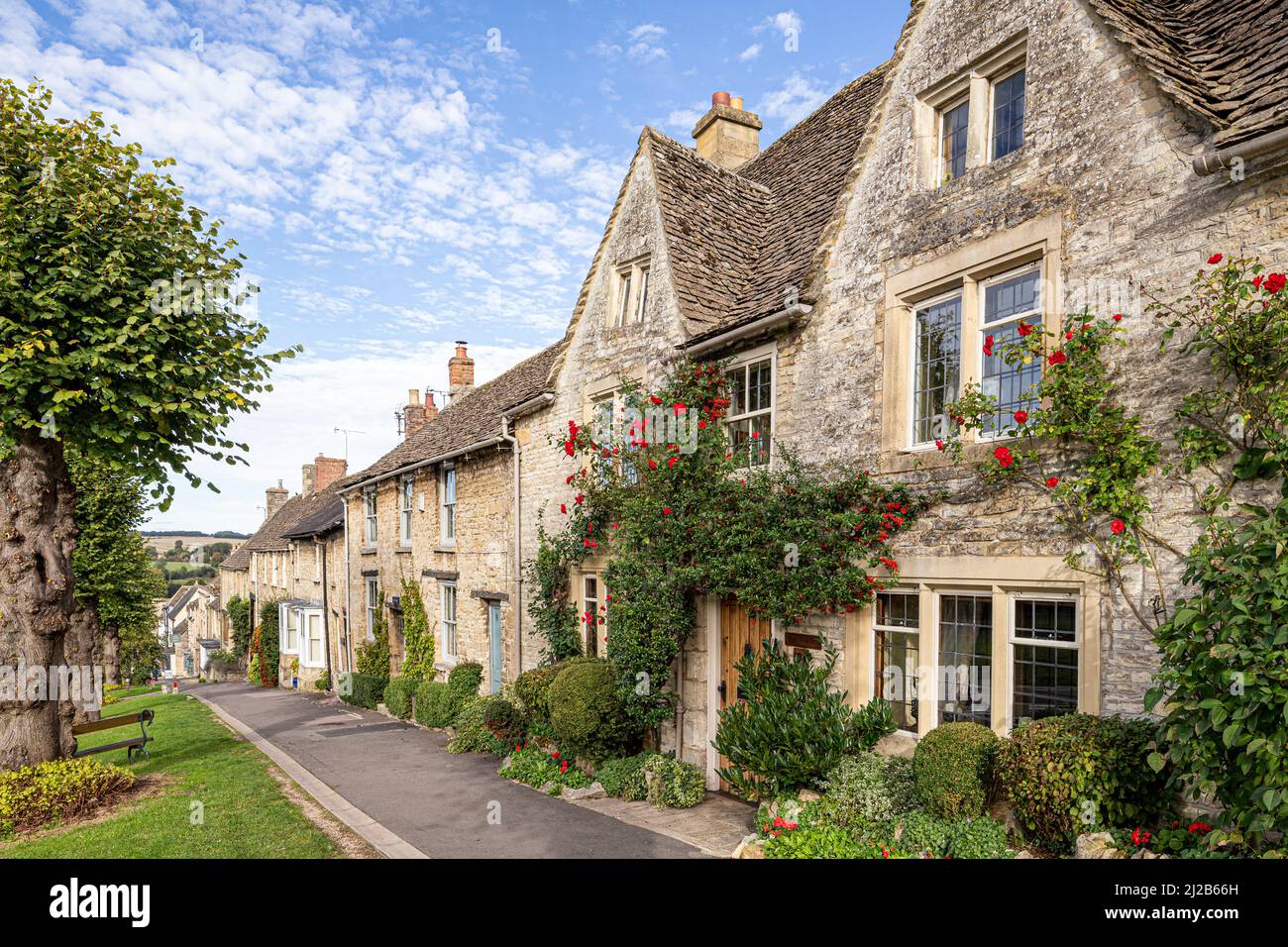 Typical traditional stone buildings on The Hill in the Cotswold town of Burford, Oxfordshire, England UK Stock Photo