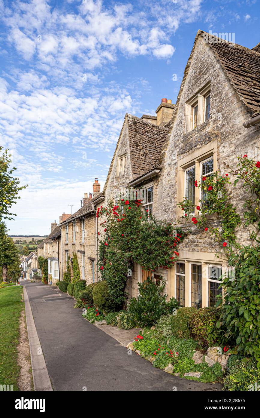 Typical traditional stone buildings on The Hill in the Cotswold town of Burford, Oxfordshire, England UK Stock Photo