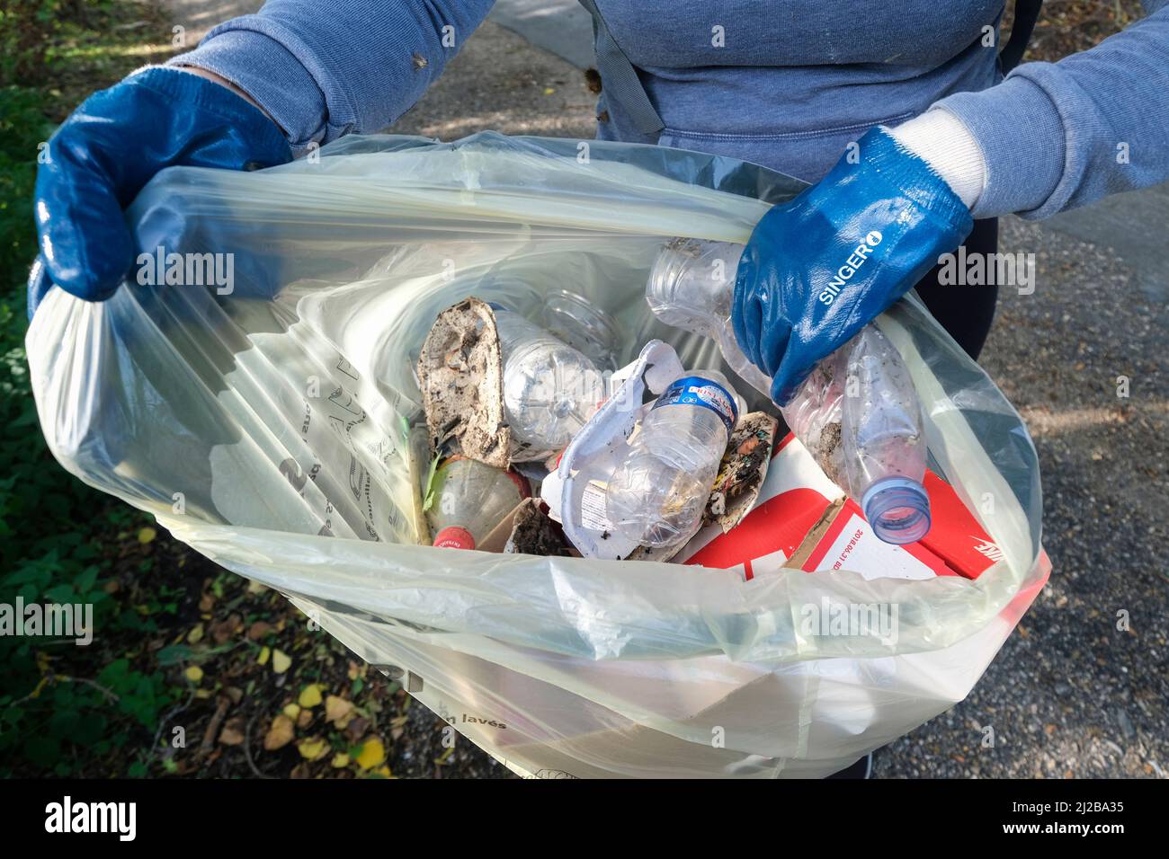 Clean Walk, clean-up operation by the River Seine in Saint-Etienne-du-Rouvray (northern France). Stock Photo