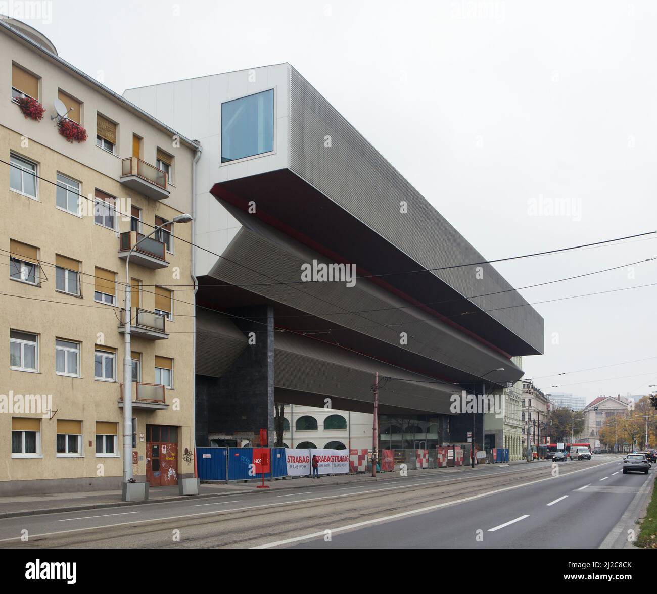 Modern extension to the Slovak National Gallery (Slovenská národná