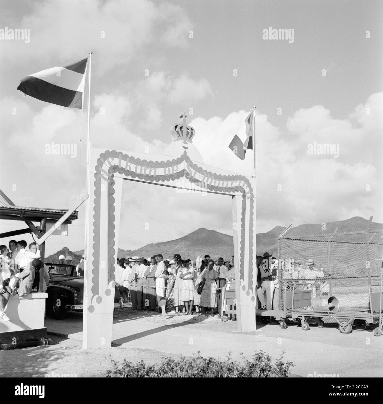 welcome-sign-st-maarten-black-and-white-stock-photos-images-alamy